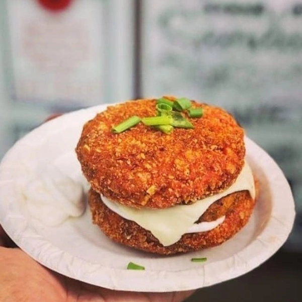 Kurkure Paneer Burger